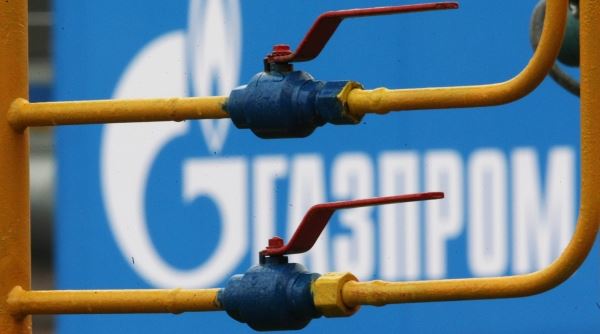 «Газпром» снизил транзит газа через Украину втрое